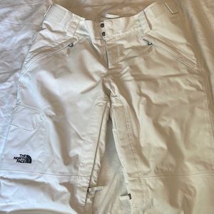 North Face snow pants Size M. Barely worn.